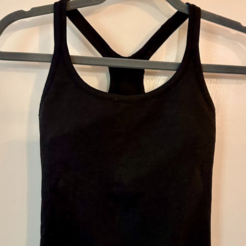 Ebb to Street Black Tank Lululemon size 4 Very good condition
